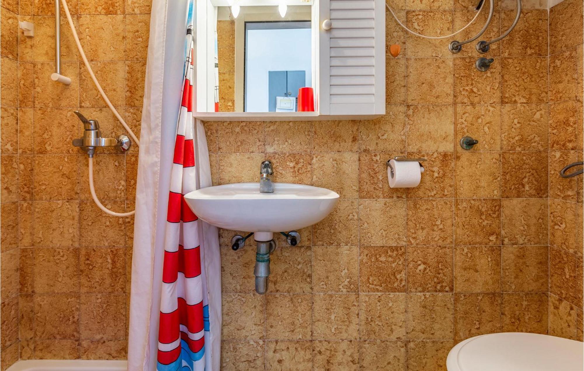 Three-Bedroom Apartment in Medulin Buitenkant foto