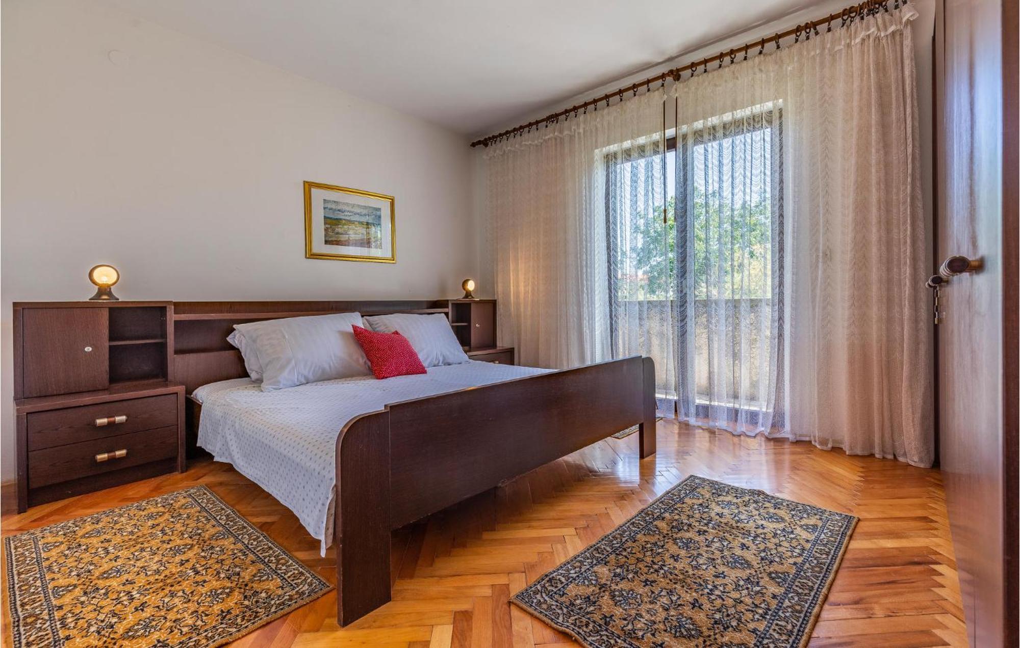 Three-Bedroom Apartment in Medulin Buitenkant foto