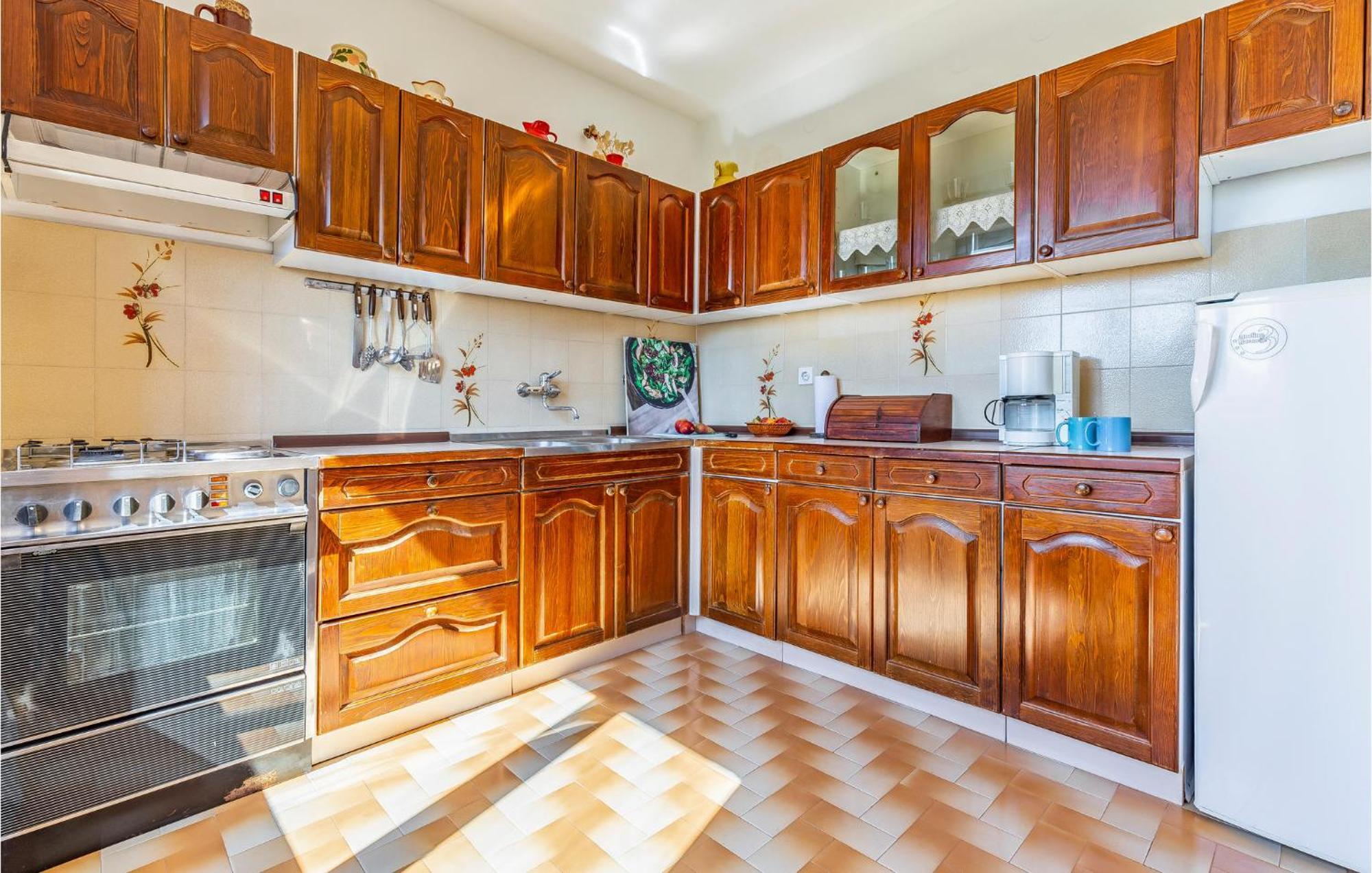Three-Bedroom Apartment in Medulin Buitenkant foto